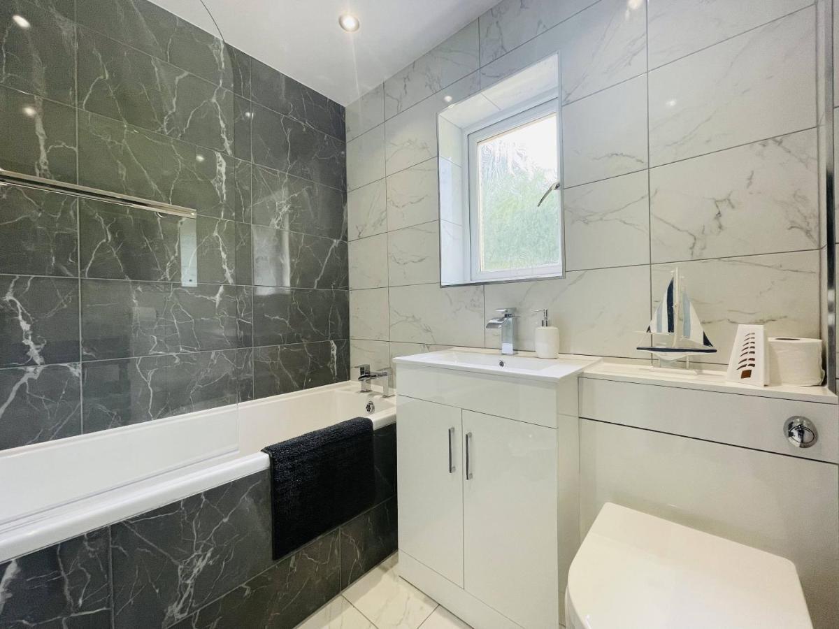 Central Hamilton House المظهر الخارجي الصورة